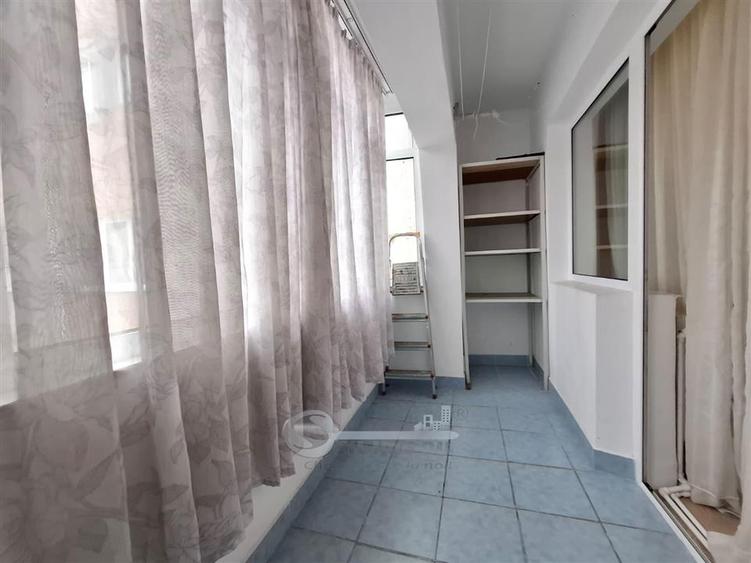 Apartament cu 3 camere decomandat, mobilat în Dacia