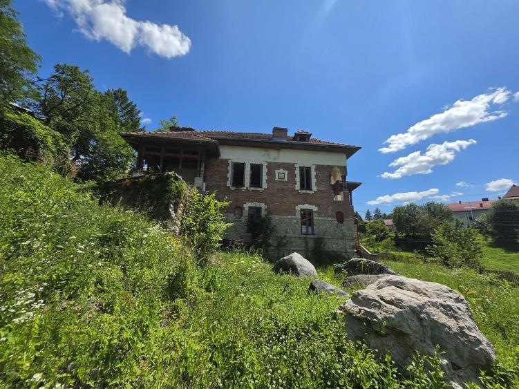 Casa de vanzare vecinatate centru oras Pucioasa. - 2