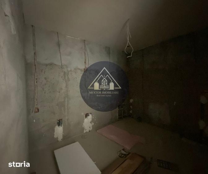 Apartament cu 3 camere semidecomandat în Central