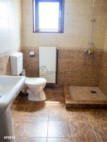 Casă cu 10 camere cu Teren 851 Mp în Clinceni
