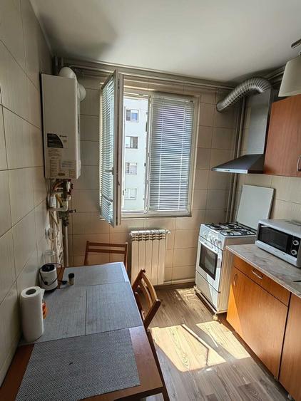 Apartament cu 2 camere semidecomandat în Dristor