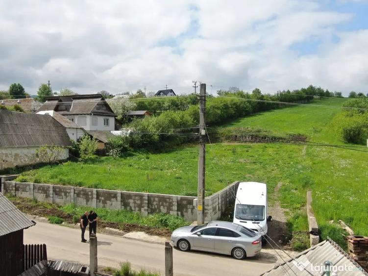 Teren de 5000 mp, în Valea Arini