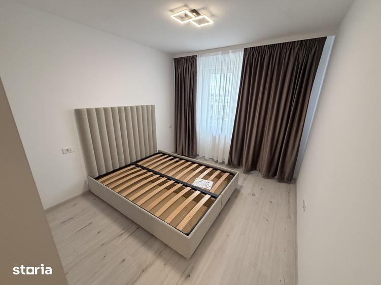 Apartament cu 3 camere decomandat în Tractorul