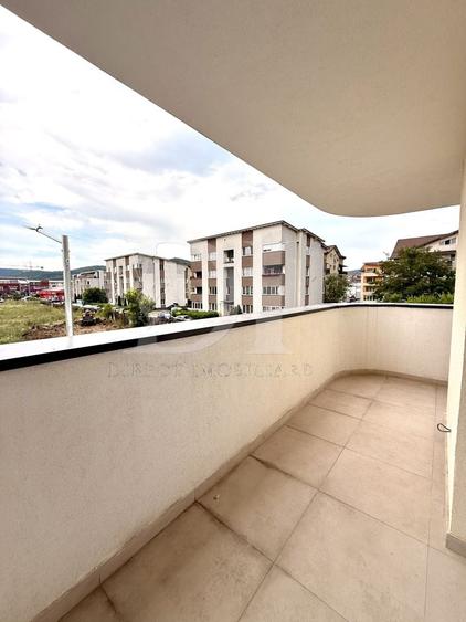 Apartament cu 2 camere semidecomandat, mobilat în Florești