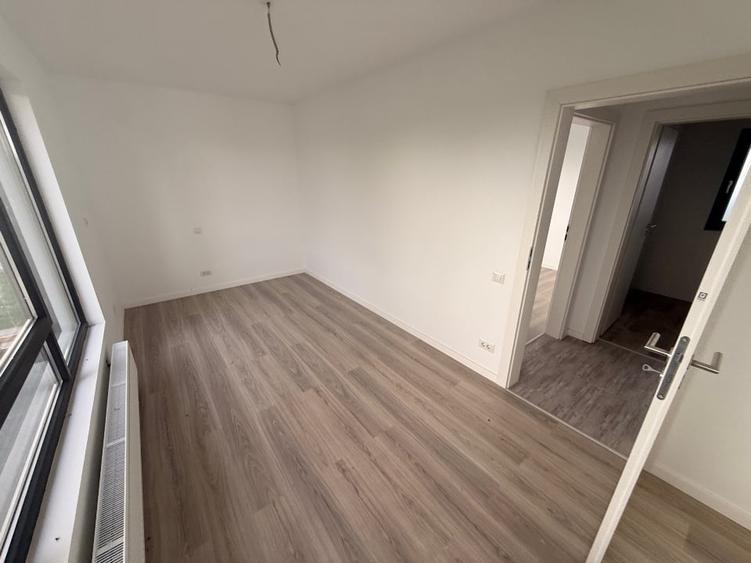 Duplex cu 4 camere cu Canalizare în Brătășanca