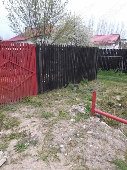 Casă cu 3 camere cu Teren 500 Mp în Izvoru