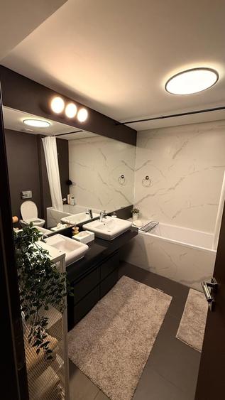 Apartament cu 3 camere semidecomandat, mobilat în Pipera