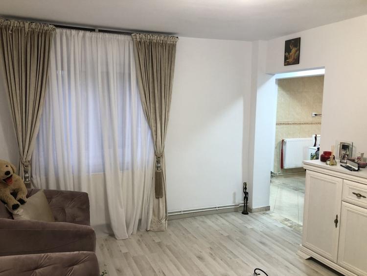 Casă individuală cu 2 camere cu Canalizare în Ultracentral