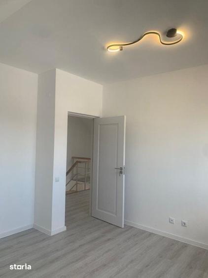 Casă cu 5 camere cu Teren 395 Mp în Central