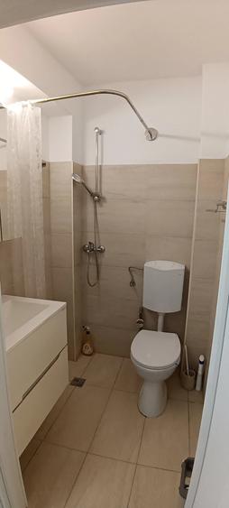 Garsonieră decomandată în Lipovei