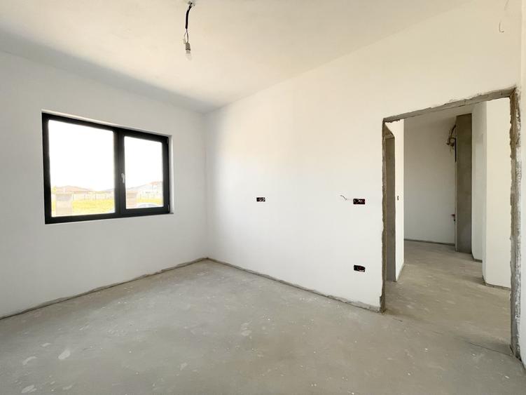 Duplex cu 4 camere cu Canalizare în Moșnița Nouă