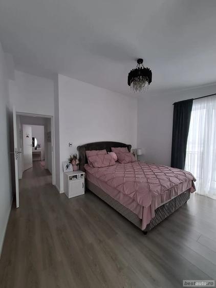 Casă cu 5 camere cu Teren 300 Mp în Gulia