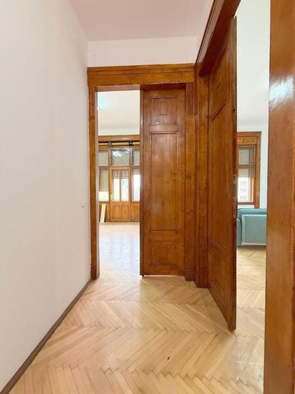 Apartament cu 4 camere decomandat, mobilat în Ultracentral