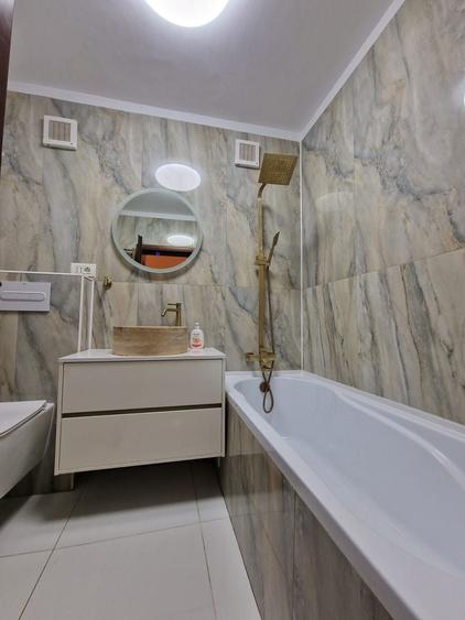 Apartament cu 4 camere decomandat în Decebal