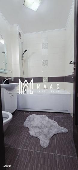 Apartament cu 3 camere semidecomandat în Calea Dumbrăvii