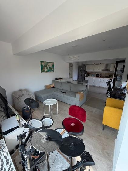 Apartament cu 2 camere decomandat, mobilat în Sisești