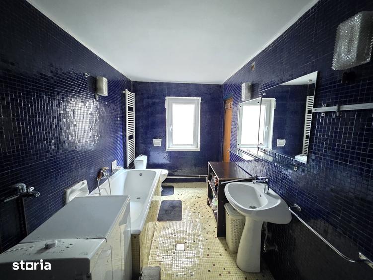 Casă cu 4 camere cu Teren 323 Mp în Central