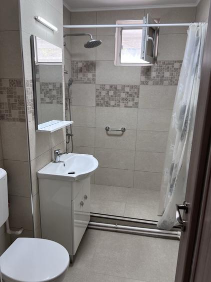 Apartament cu 3 camere semidecomandat în Hipodrom