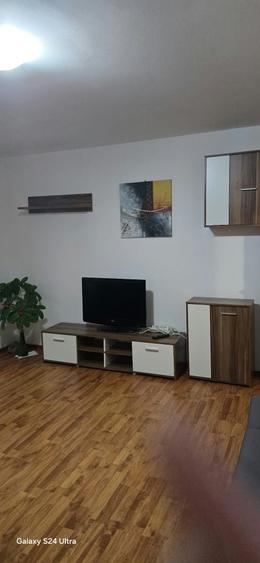 Apartament cu 2 camere semidecomandat în Micro 11