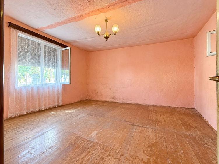 Casă individuală cu 3 camere cu Canalizare în Central
