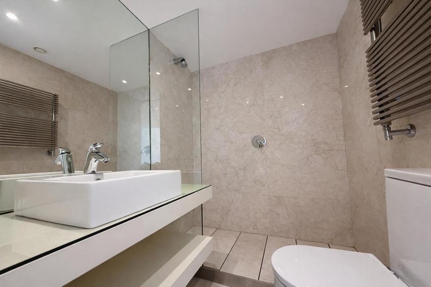 Apartament cu 4 camere decomandat în Kiseleff