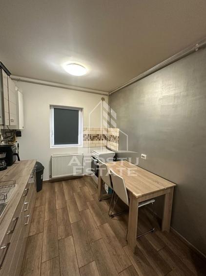 Apartament cu 3 camere semidecomandat în UMT