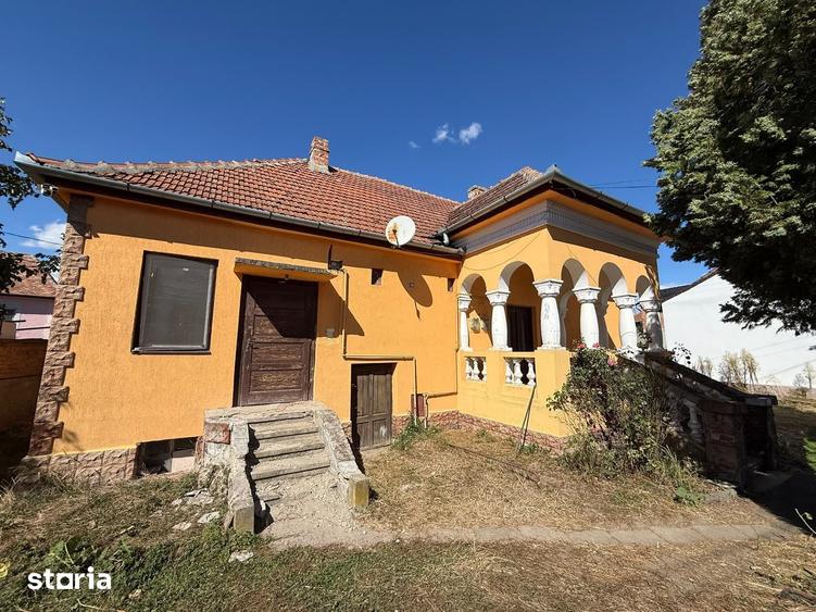 Casă cu 5 camere cu Teren 450 Mp în Reșița
