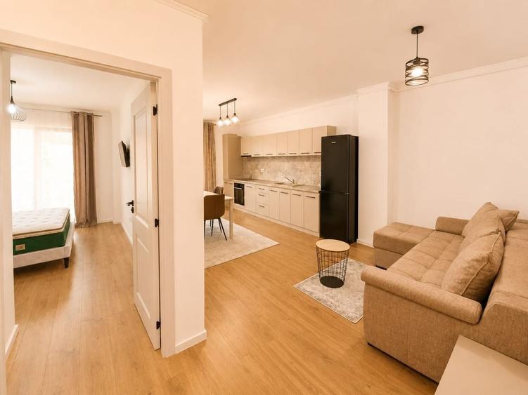 Apartament cu 2 camere semidecomandat, mobilat în Florești