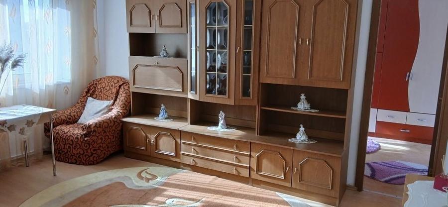 Apartament cu 3 camere semidecomandat în Exterior Vest