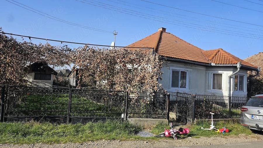Casă cu 2 camere cu Teren 5 Mp în Șieu