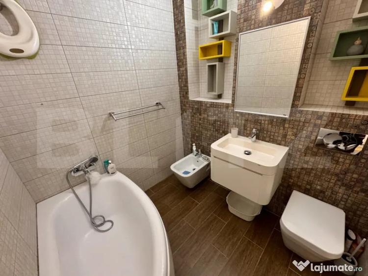 Apartament cu 4 camere decomandat în Sărari