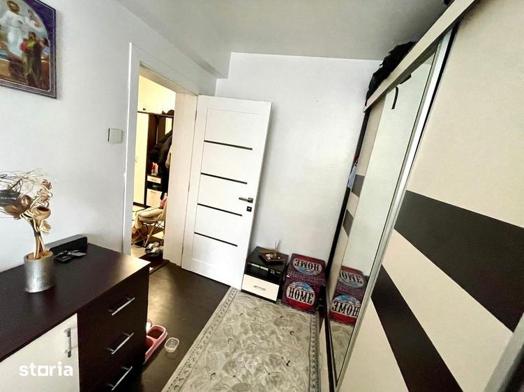 Apartament cu 3 camere semidecomandat în Drumul Taberei
