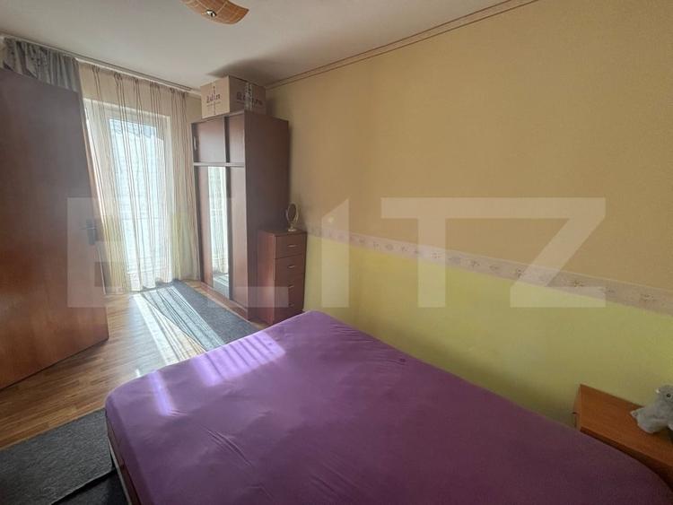 Apartament cu 2 camere semidecomandat, mobilat în Micro 4