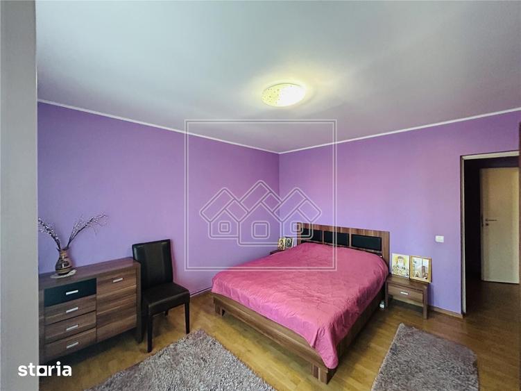 Ap mobilat si utilat, 2 camere, balcon, etaj 13 - Valea Aurie - 1