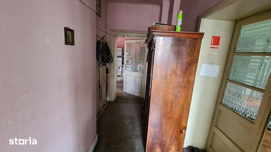 Casă cu 2 camere cu Teren 884 Mp în Pârneava