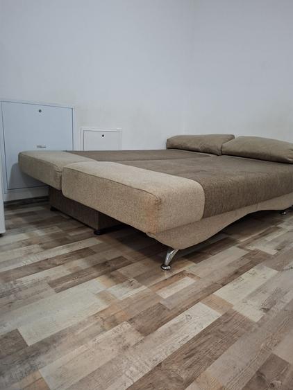Garsonieră decomandată în Titan