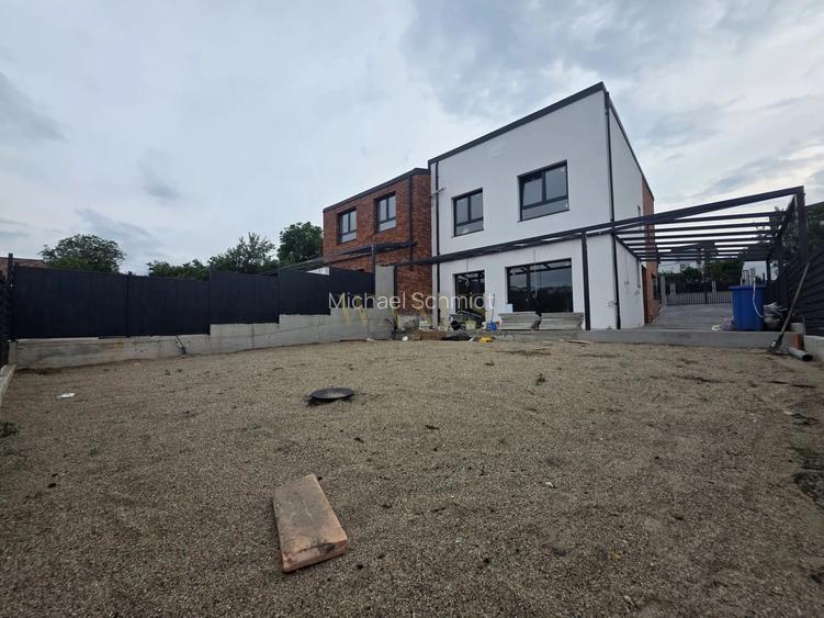 Duplex NZEB in Dezmir - SU 180MP I Teren 300MP - Panouri Solare