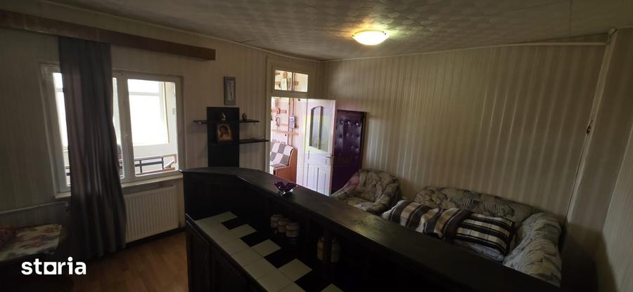 Casă cu 6 camere cu Teren 150 Mp în Central
