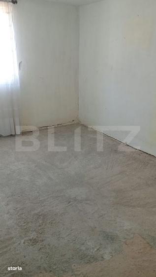 Casă cu 3 camere în Purcăreni