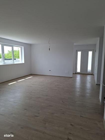 Casă cu 4 camere cu Teren 350 Mp în Central