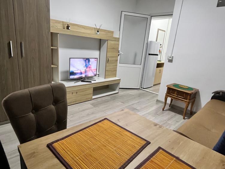 Garsonieră decomandată, mobilată în CET