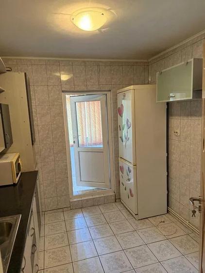 Apartament cu 2 camere decomandat, mobilat în Nicolina
