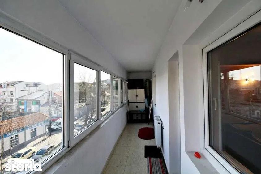 Apartament cu 3 camere decomandat, mobilat în Central