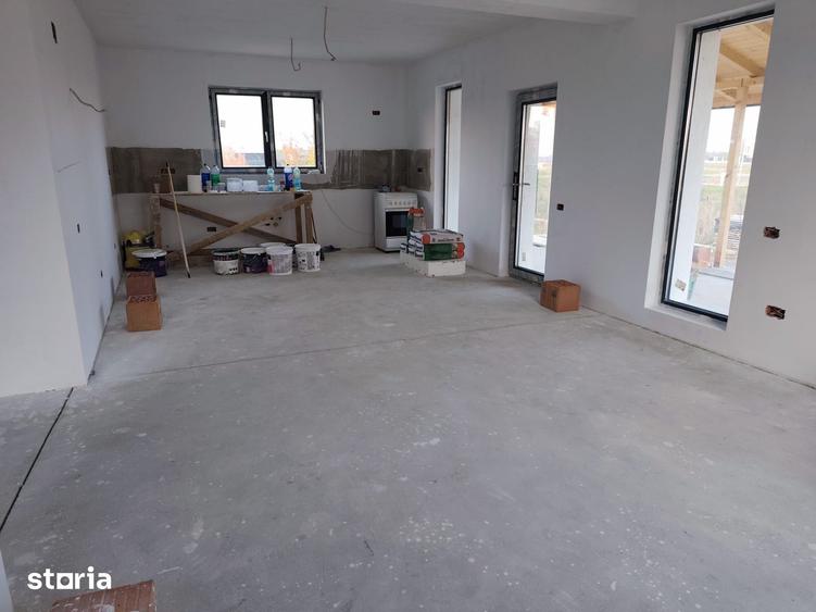 Casă cu 4 camere cu Teren 460 Mp în Tărtășești