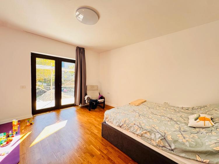 Casă individuală cu 5 camere cu Garaj în Castelul Peleș