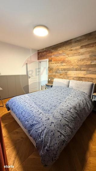 Apartament cu 4 camere decomandat în Central