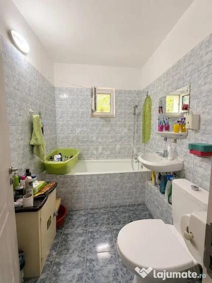 Apartament cu 2 camere decomandat în Aviației