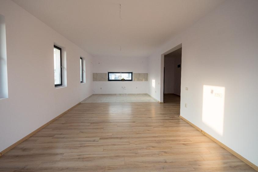Casă cu 4 camere cu Teren 510 Mp în Balotești