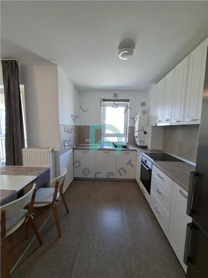 Apartament cu 2 camere decomandat în Tractorul