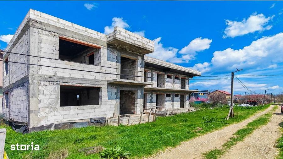 Casă cu 10 camere cu Teren 394 Mp în Agigea